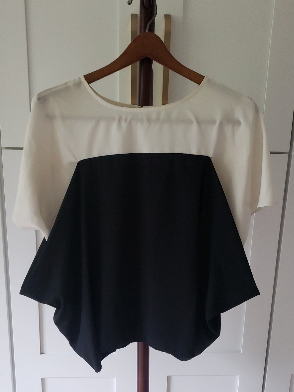 Vince Camuto Colorblock Blouse Womens 4 White Black Lightweight Top